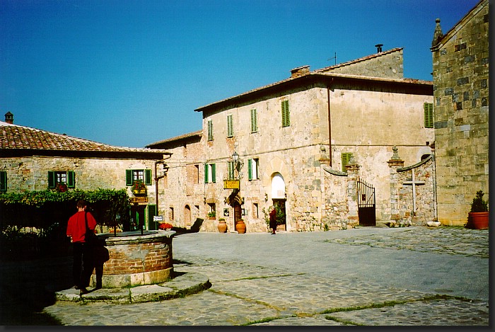 22Monteriggioni01.jpg